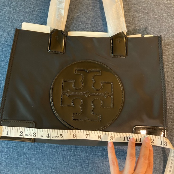 NWT Tory Burch Ella Black Patent Logo Tote with Signature Double T Logo - Picture 16 of 17